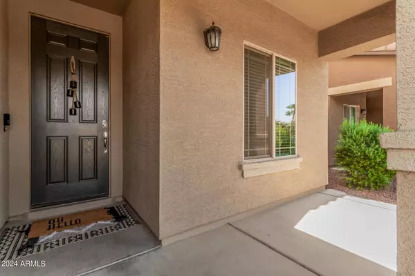 921 W WHISTLING THORN Avenue, San Tan Valley, AZ 85140