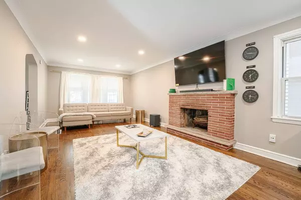 11135 S Parnell AVE, Chicago, IL 60628