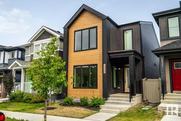 2939 COUGHLAN GR SW, Edmonton, AB T6W 3X6