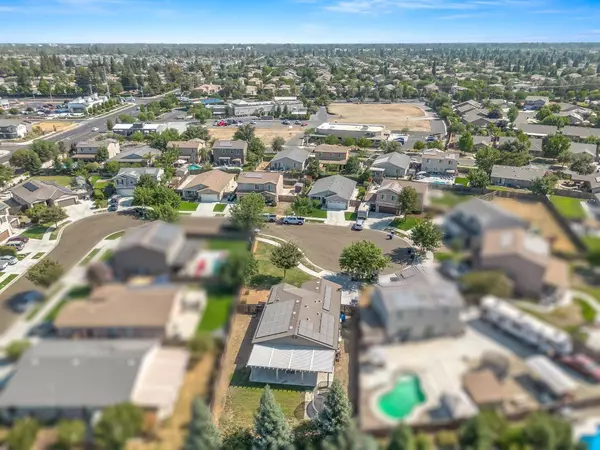 2326 Flagstaff Court, Visalia, CA 93291