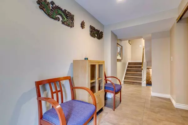 5400 Dalhousie DR NW #28, Calgary, AB T3A2B4