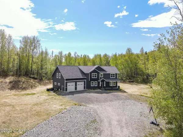 1418 N Hartley CIR, Wasilla, AK 99654