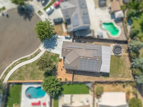 2326 Flagstaff Court, Visalia, CA 93291