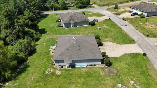 8 Ivy Cove #A&B, Mchenry, MS 39561