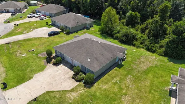 8 Ivy Cove #A&B, Mchenry, MS 39561