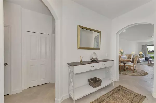 5425 MYSTIC WATER CV, Lakewood Ranch, FL 34211