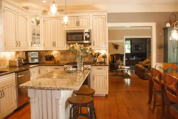 3440 S Monterey Dr, New Berlin, WI 53151