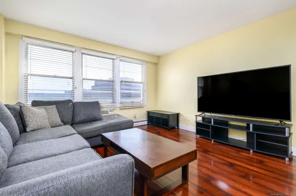 30 Glenbrook Road #APT 8C, Stamford, CT 06902