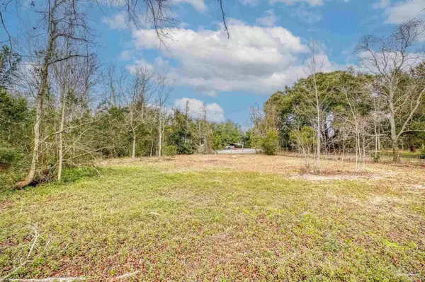 5609 Monument Ct, Gulf Breeze, FL 32563