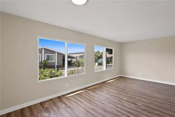 407 Sandstone DR, Santa Ana, CA 92704