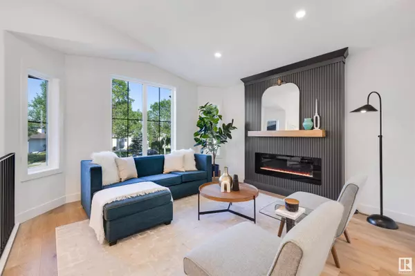 38 OAKDALE PL, St. Albert, AB T8N 6M2