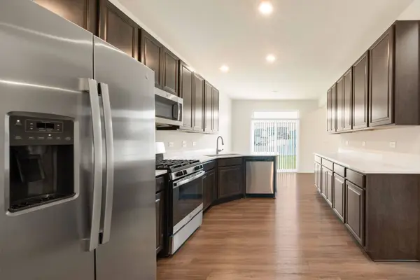 15012 W Quincy Circle, Manhattan, IL 60442