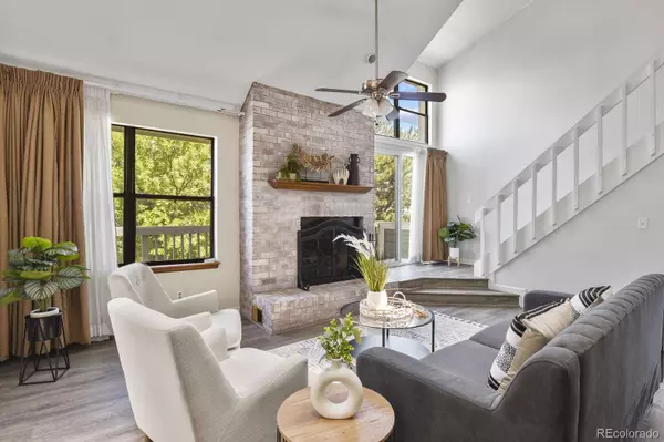 10349 E Peakview AVE #B, Englewood, CO 80111