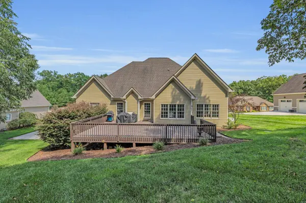 11171 Captains Cove Dr, Soddy Daisy, TN 37379