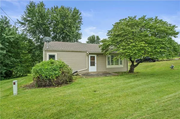 15759 Loring RD, Bonner Springs, KS 66012