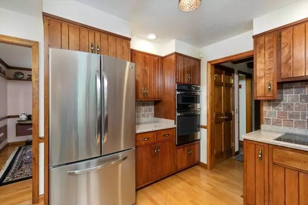 6 Gilbert Way, Millbury, MA 01527