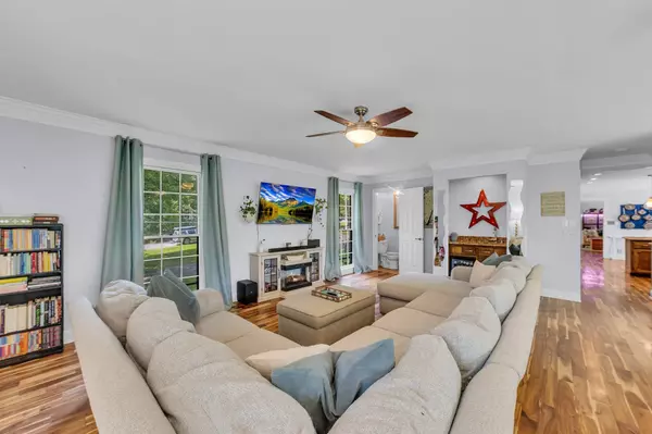 808 Shady Bluff Trl, Clarksville, TN 37043