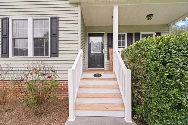 225 Sunnydale AVE, Appomattox, VA 24522