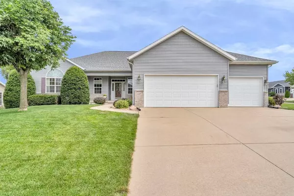 127 Autumn Woods DR NW, Cedar Rapids, IA 52405