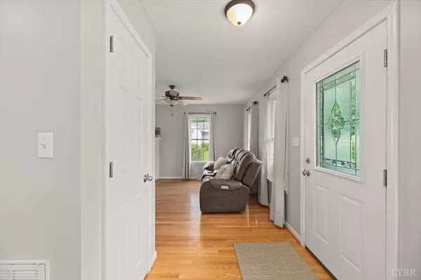 225 Sunnydale AVE, Appomattox, VA 24522