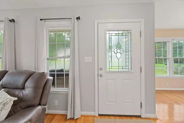 225 Sunnydale AVE, Appomattox, VA 24522