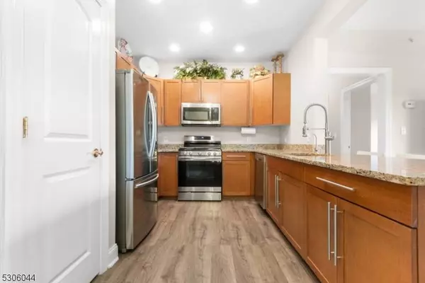 3410 Windsor Park Ct #3410, Englewood City, NJ 07631