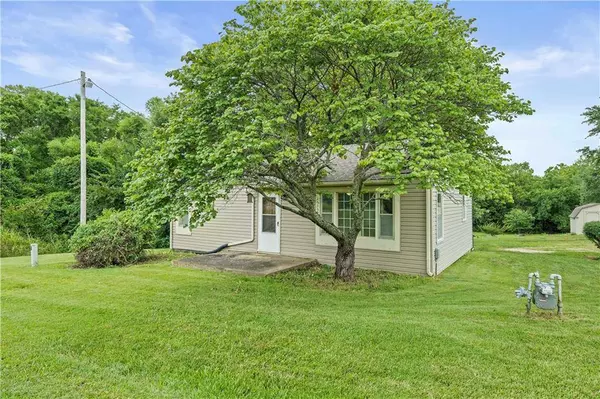 15759 Loring RD, Bonner Springs, KS 66012