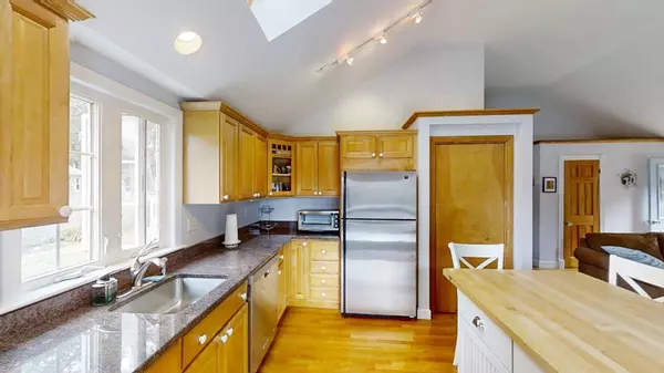 21 Robert Arthur Way, South Dennis, MA 02660