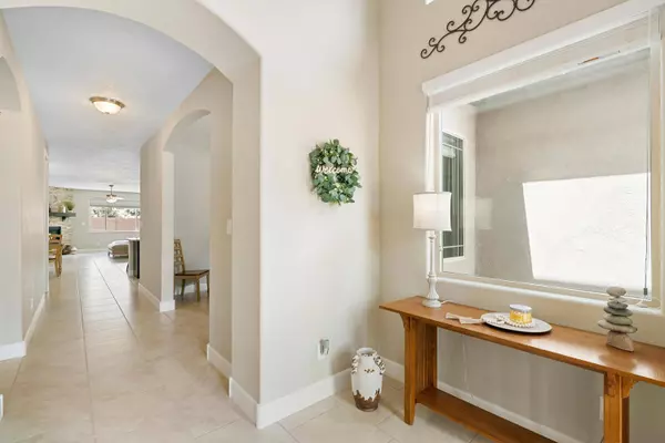 5528 Pikes Peak LOOP NE, Rio Rancho, NM 87144