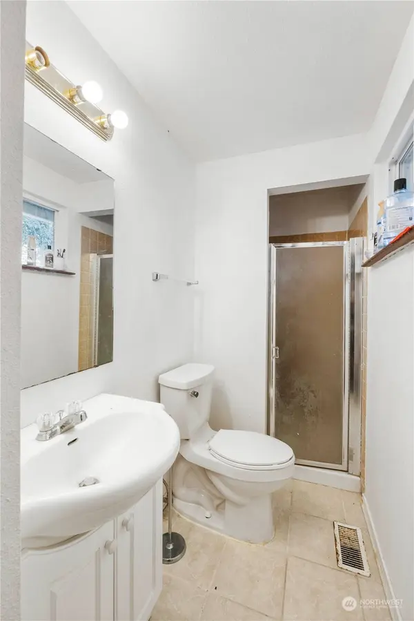 19217 10th AVE E, Spanaway, WA 98387