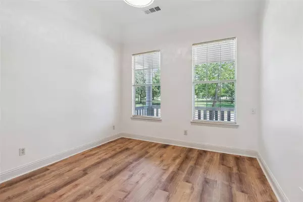 8512 Bridge Street, North Richland Hills, TX 76180