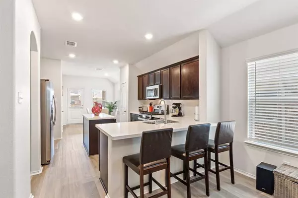 5853 Wake Robin Drive, Fort Worth, TX 76123