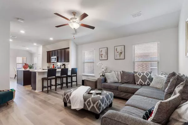 5853 Wake Robin Drive, Fort Worth, TX 76123