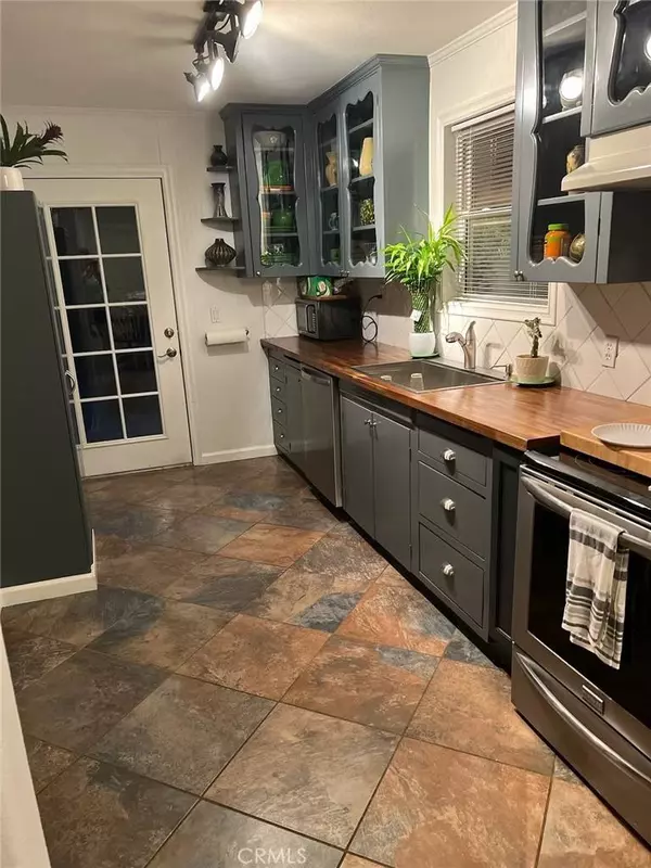 1446 Monte Vista DR, Vista, CA 92084