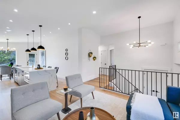 38 OAKDALE PL, St. Albert, AB T8N 6M2