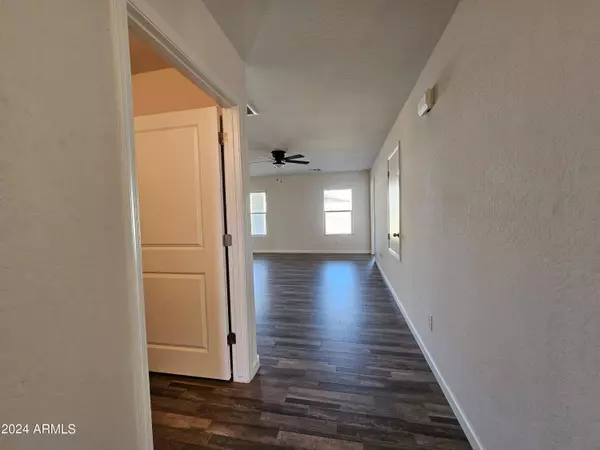 1074 W GREYHAWK Loop, Casa Grande, AZ 85122