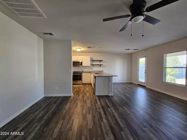 1074 W GREYHAWK Loop, Casa Grande, AZ 85122