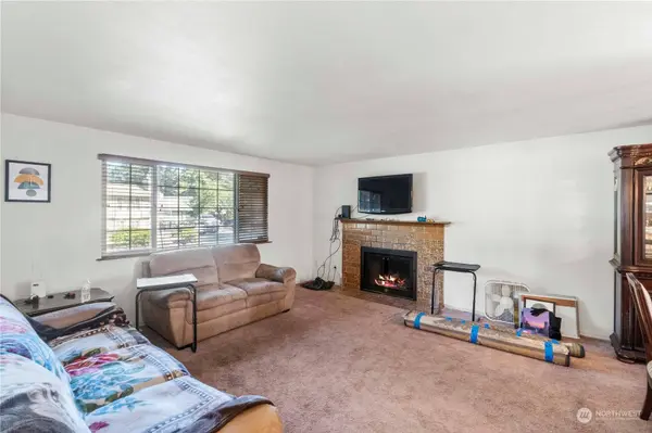 19217 10th AVE E, Spanaway, WA 98387