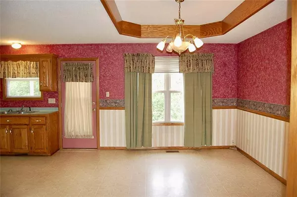 4210 Garland AVE, Leavenworth, KS 66048