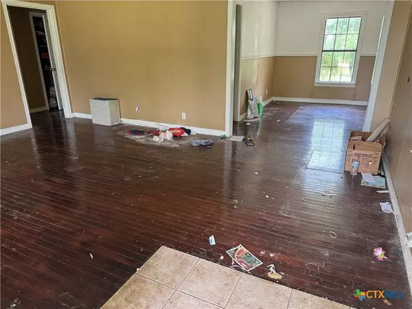 906 N 15th ST, Temple, TX 76501