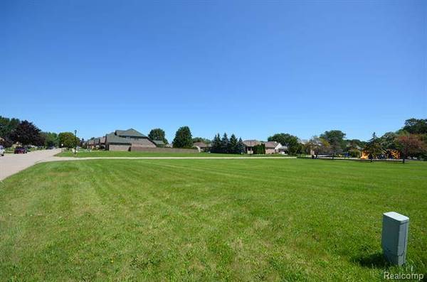 33228 Nicola, Fraser, MI 48026