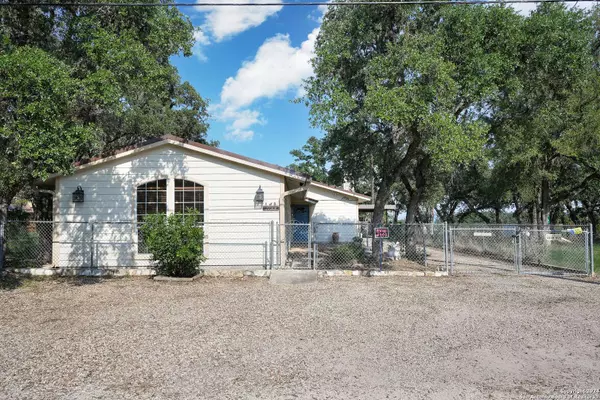 2788 Lakeshore Drive, Canyon Lake, TX 78006