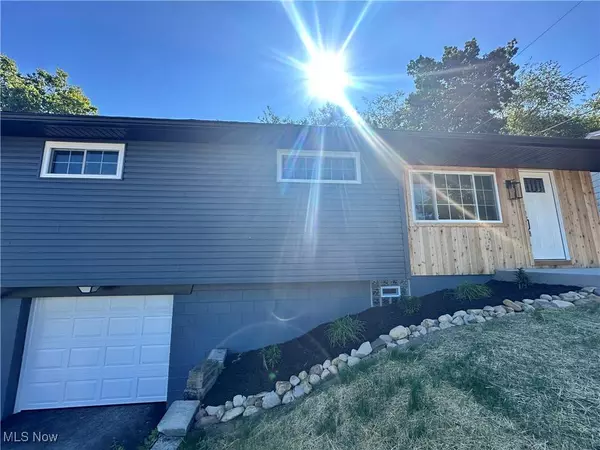 120 Dana Lynn DR, Wintersville, OH 43953