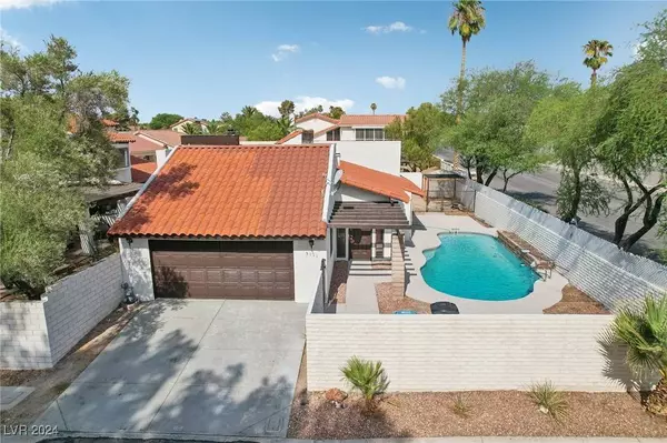 5111 Tennis Court, Las Vegas, NV 89120