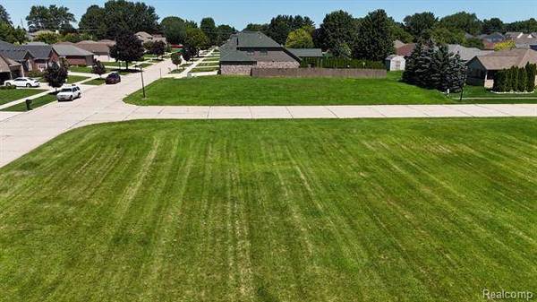 33228 Nicola, Fraser, MI 48026