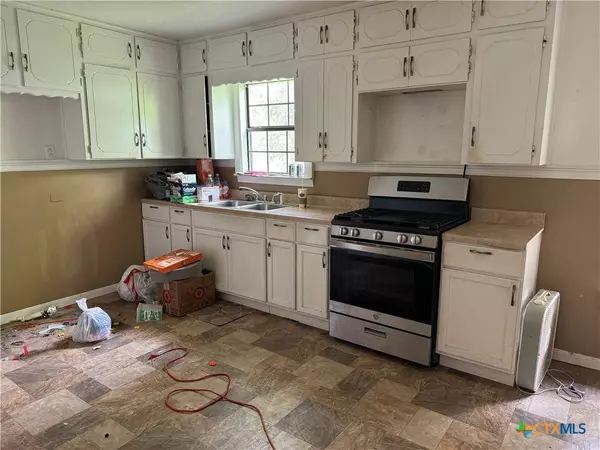 906 N 15th ST, Temple, TX 76501