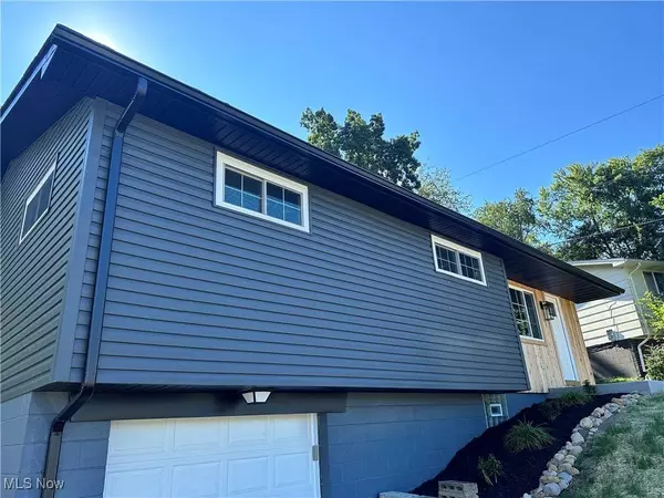 120 Dana Lynn DR, Wintersville, OH 43953