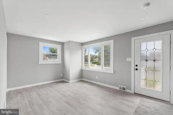 15 CLOVERDALE RD, Blackwood, NJ 08012