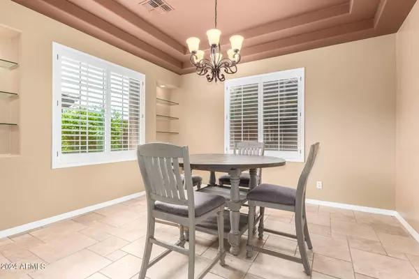 3658 E LOS GATOS Drive, Phoenix, AZ 85050