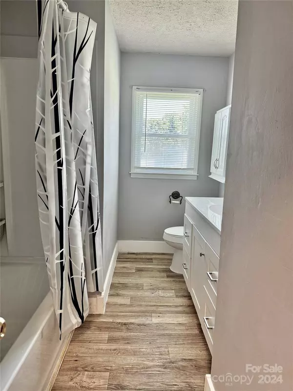 207 Stacy ST, Morganton, NC 28655